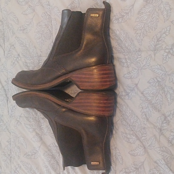 Frye Black/Dark Brown Leather Dressy/Heeled Boots Size 8M - Picture 7 of 15